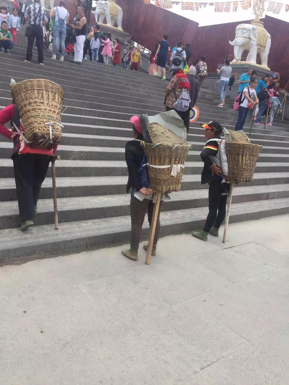 想爬峨眉山,女生一个,之前一个人爬过华山黄山