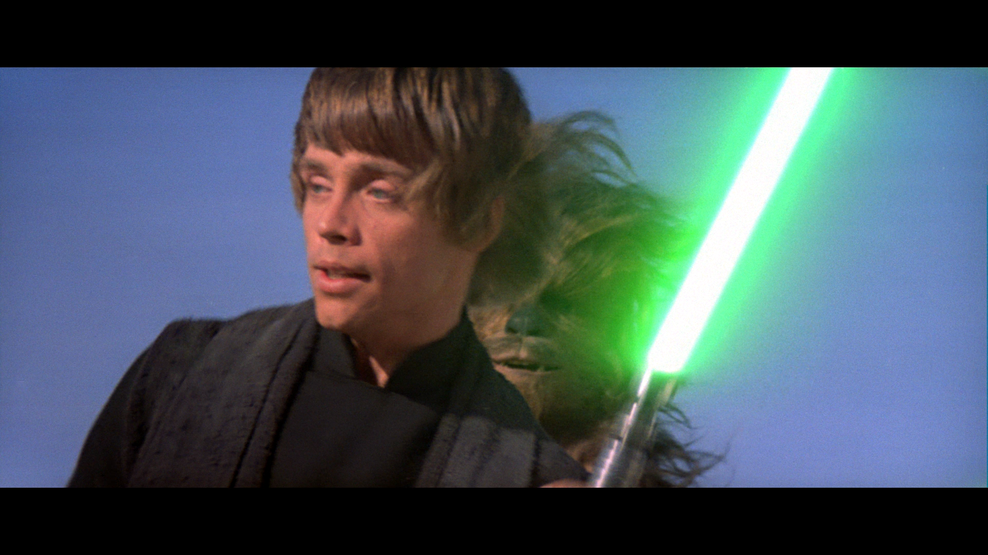 《星球大战:原力觉醒》中为什么rey的光剑是蓝色的?