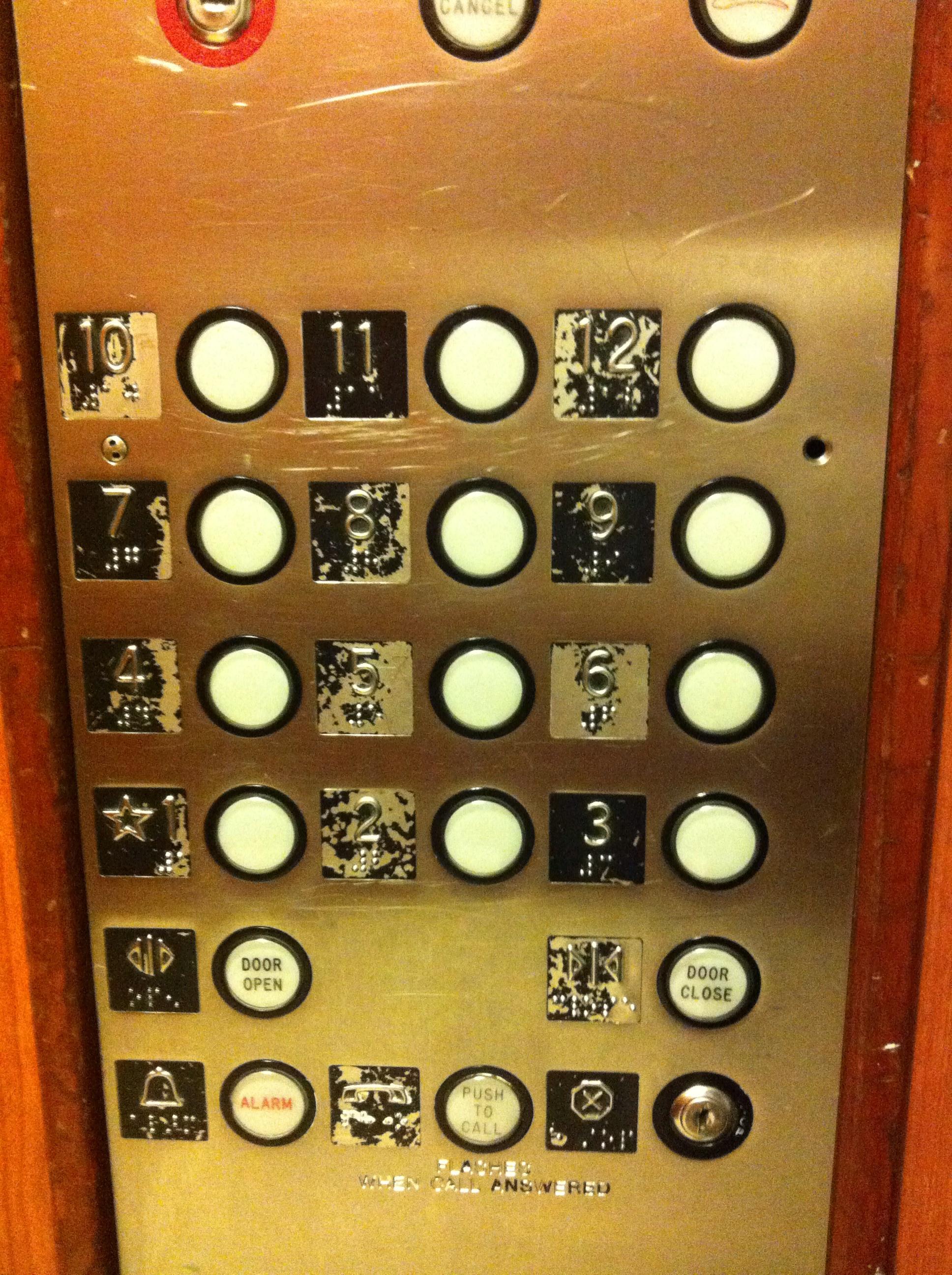 发达国家的电梯按钮是否都附有盲文