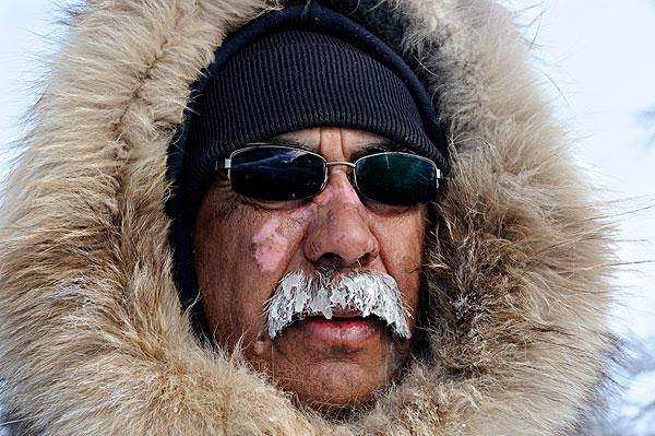 非洲人的皮肤为什么会是黑色?有生物学,进化理论上的解释吗? - 知乎