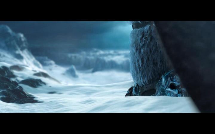 伸手拨开浮雪,这段被人恶搞过多次霜之哀伤亮剑,巫妖王的招牌动作