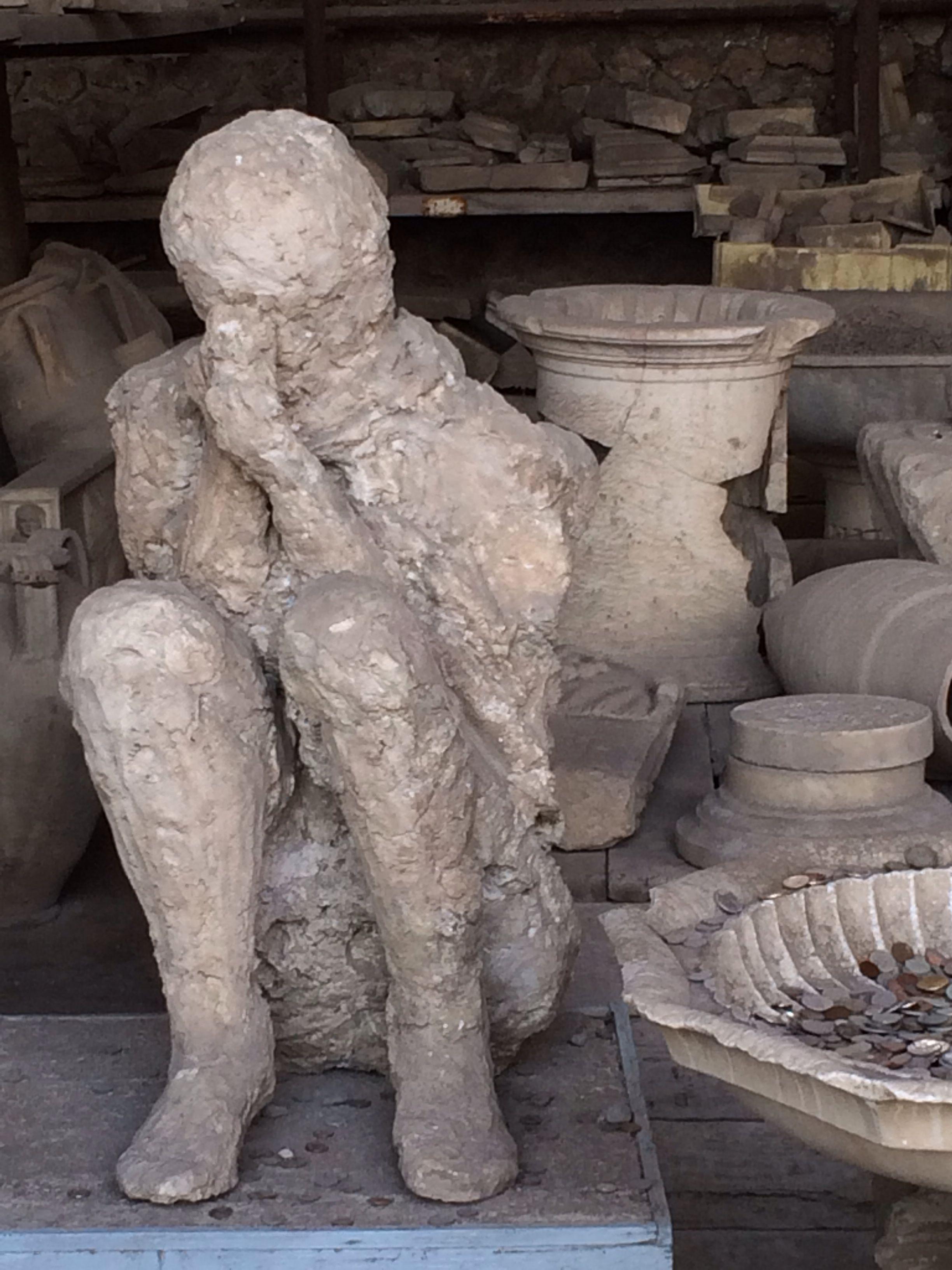 庞贝古城尸体空壳是如何形成的?