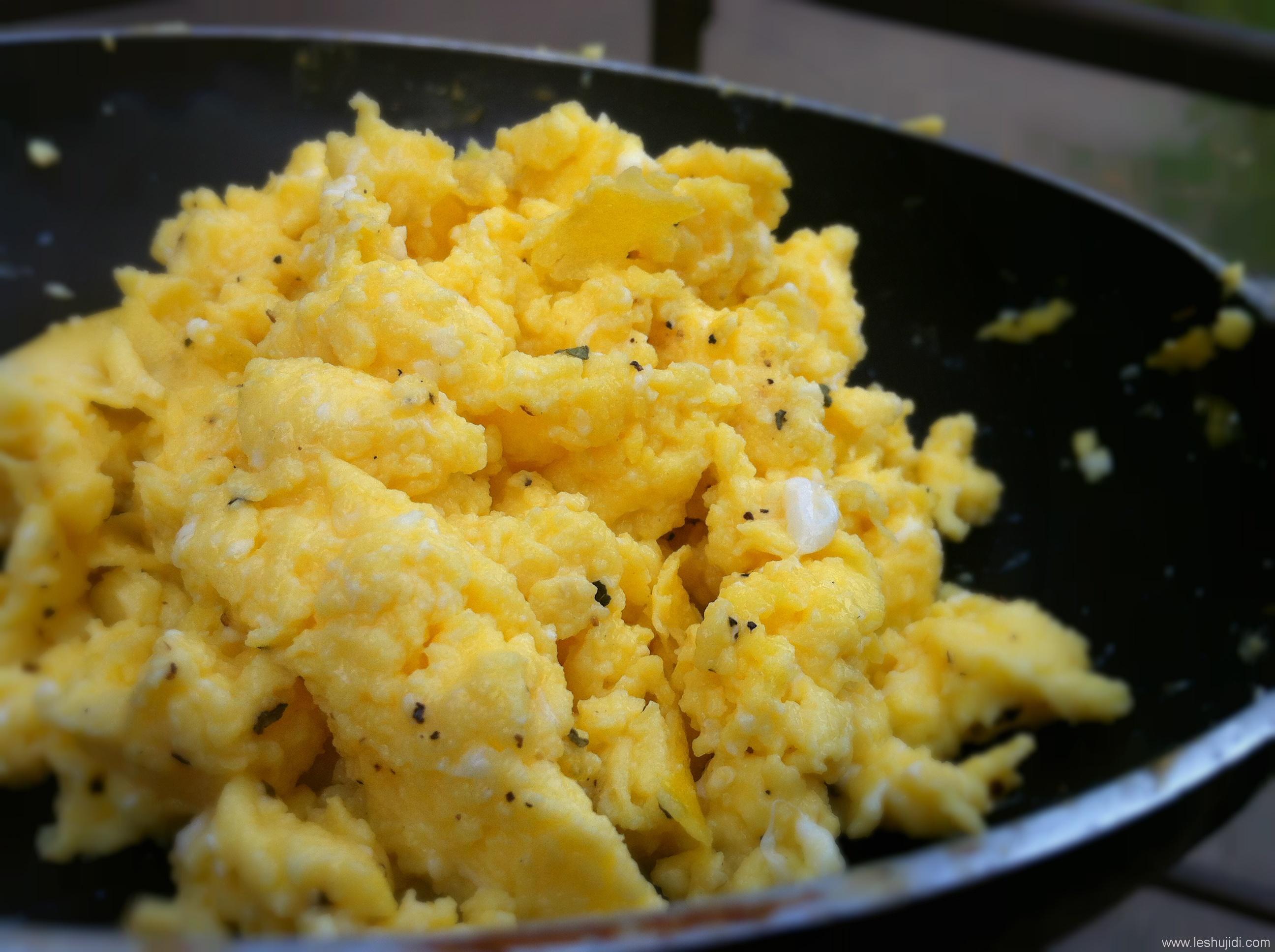 Deliciously Creamy Scrambled Eggs Recipe with Milk: A Breakfast Delight