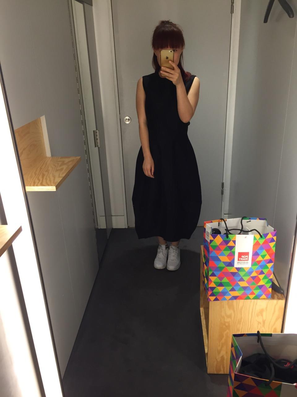 肩宽的女生该如何穿衣服修饰? - 薄夫人的回答