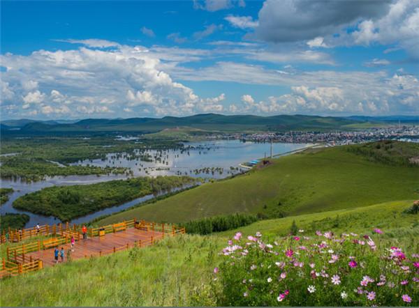 求推荐下八月去呼伦贝尔的旅游路线 五天左右