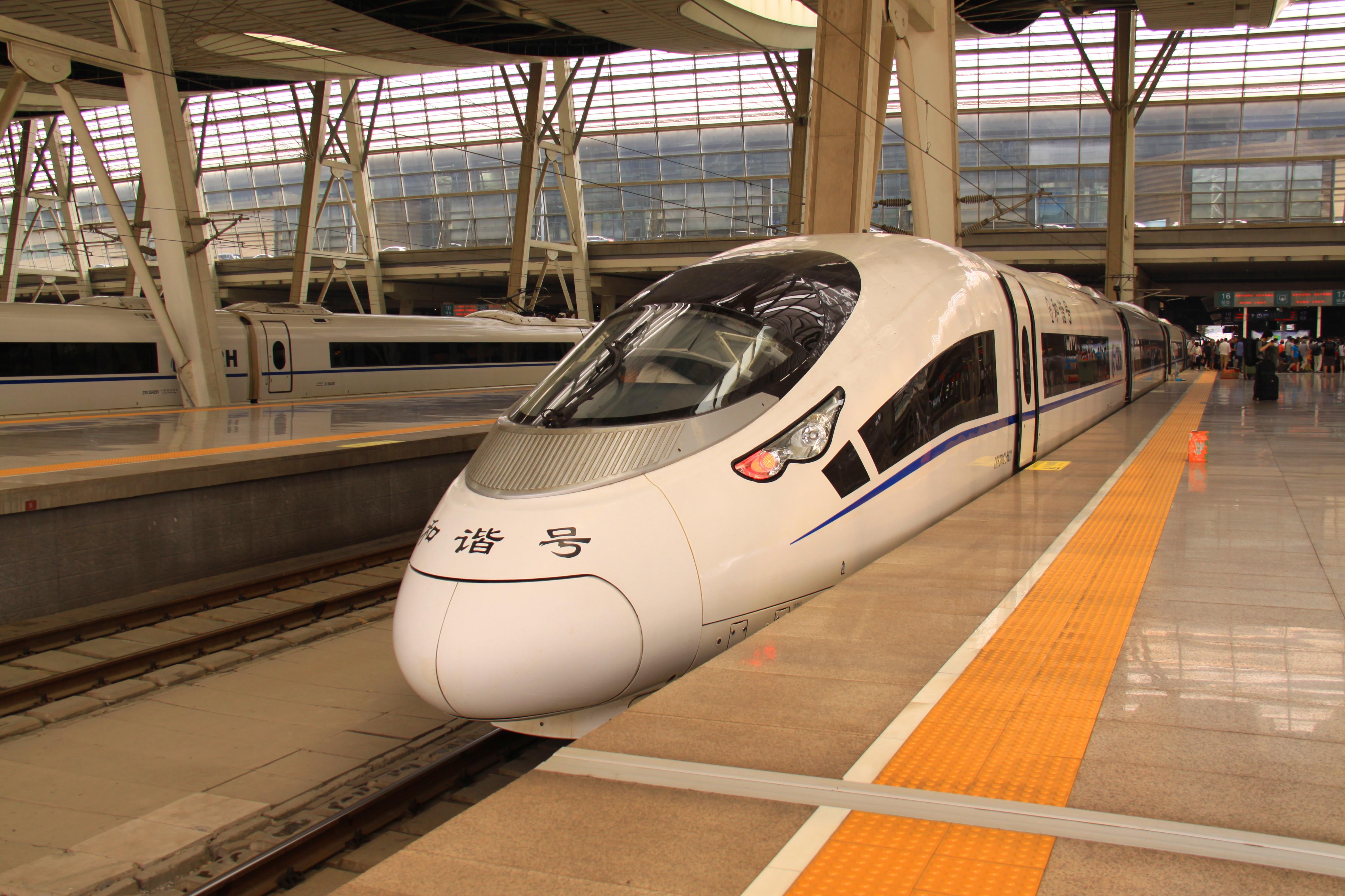 crh动车组的结构是怎样的,和普通列车的区别在哪里?