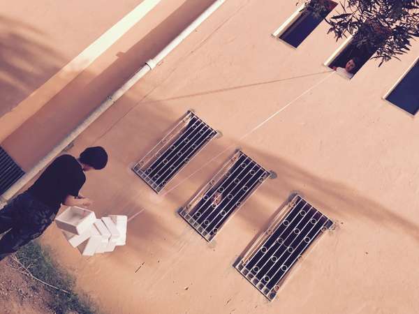 绳子,剪子,铲子,勺子;扫帚,保鲜膜,记号笔,小马扎子;喷壶,破桶,垃圾桶