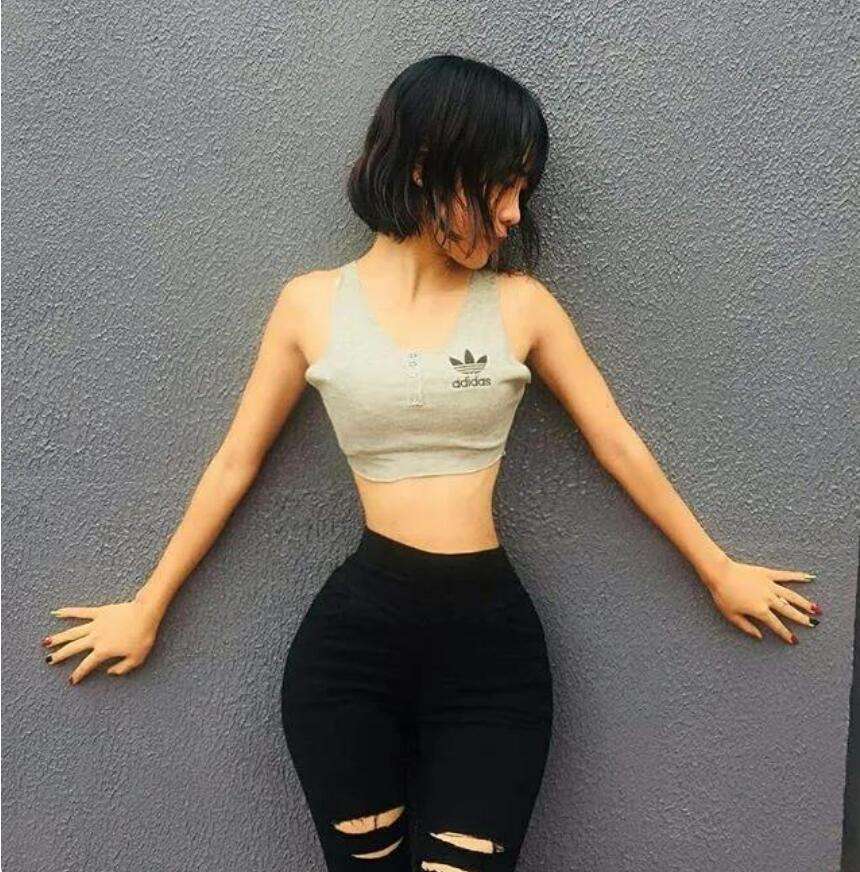 全球腰最细的女孩，比多数人的大腿还细，是啥概念？