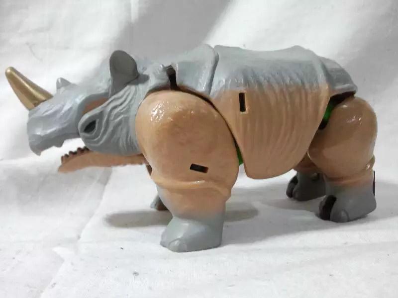 超能勇士,猛兽侠,变形金刚等变形玩偶是如何设