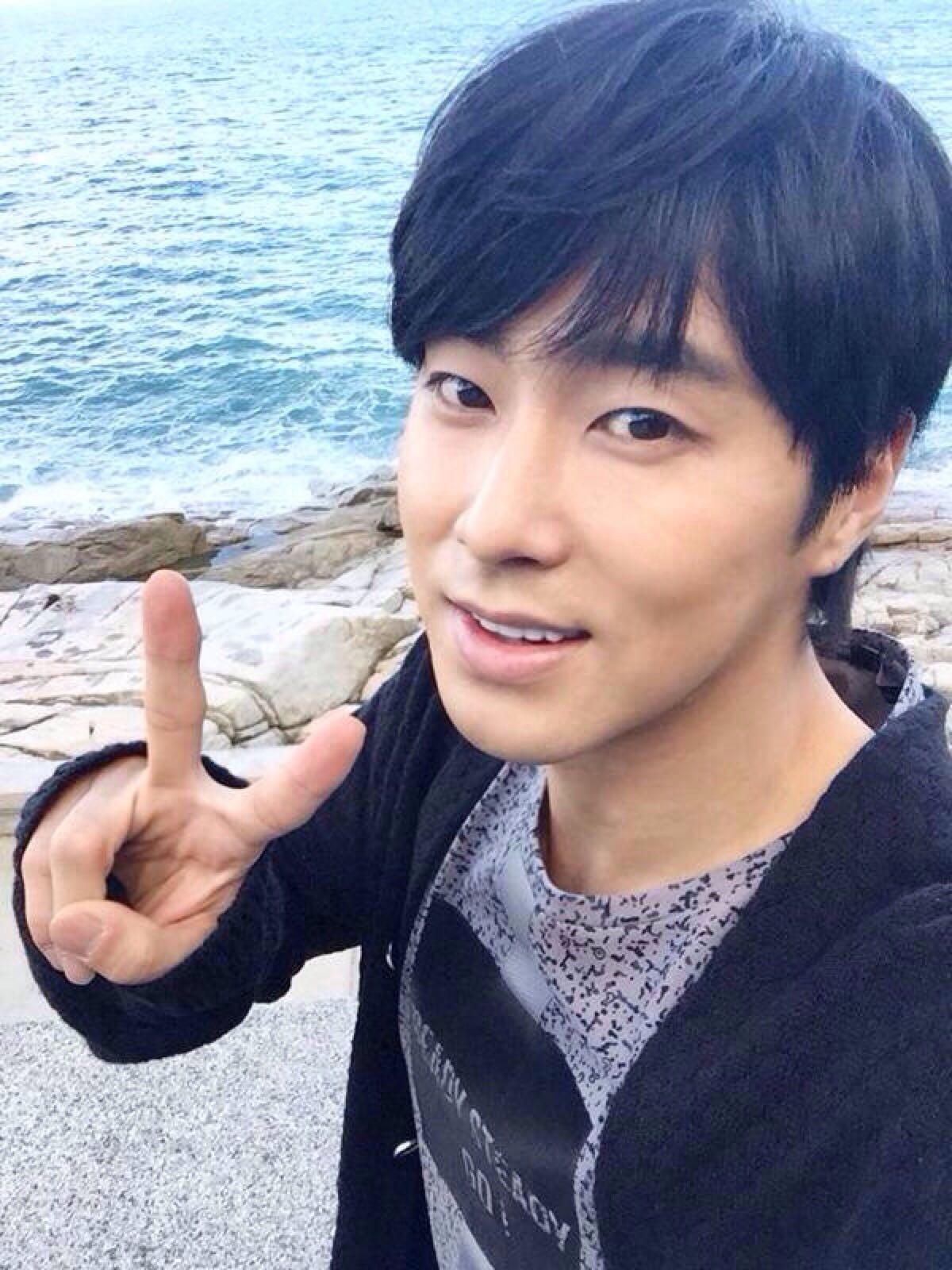 郑允浩2008年和现在有什么变化? - 知乎