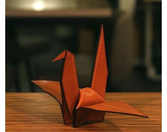 求一张图片是皮质的千纸鹤应该是皮具做的翻了好久没有找到