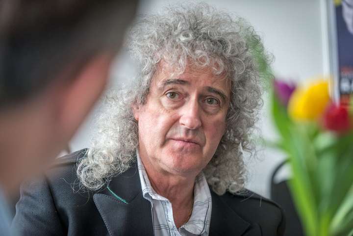 1,天文学家,大牛逼吉他手,摇滚巨星,物理学家brian may