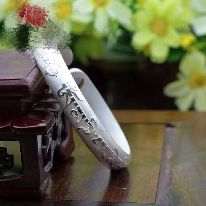 云南西双版纳旅游在傣族村买的银腰带是真的吗