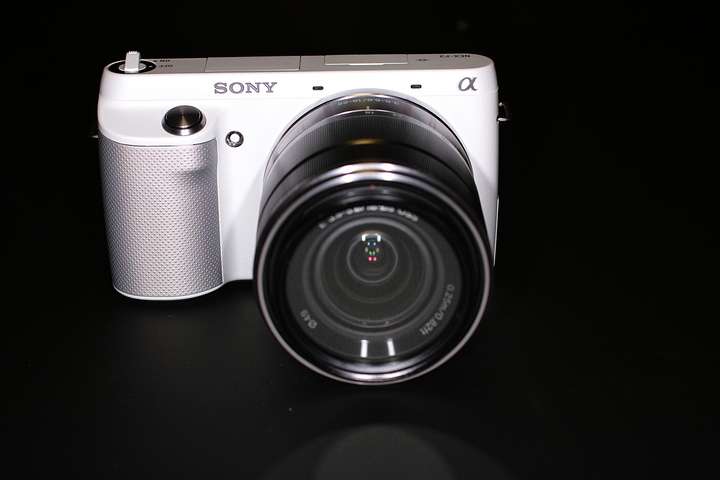 相机是索尼nex-f3.sony alpha nex-f3: digital photography review