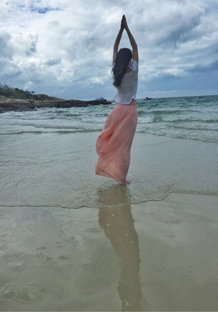 拍带有大海的人像时,海平线到底放在人哪个位置合适?