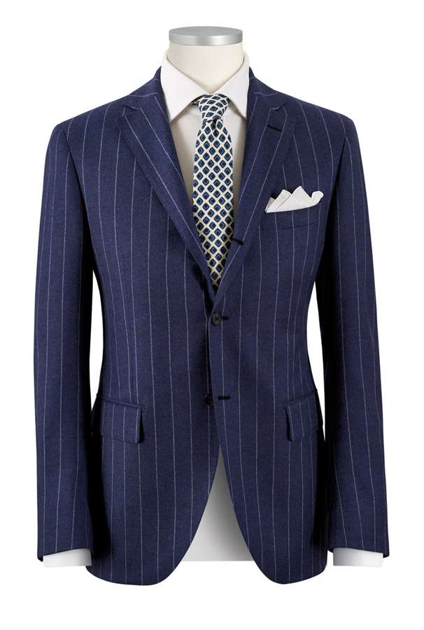 面试或工作需要穿西装纯黑西服是一个好的选择吗