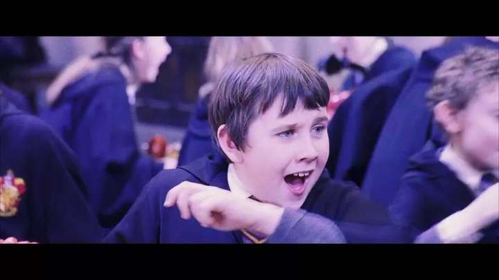 就是哈利波特里面的这个小2b~ 纳威·隆巴顿的扮演者——马修·刘易斯