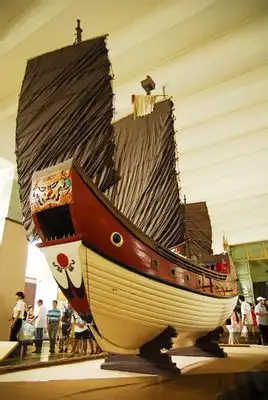 中国古代战船为何船头为平的,而西方多为尖的?