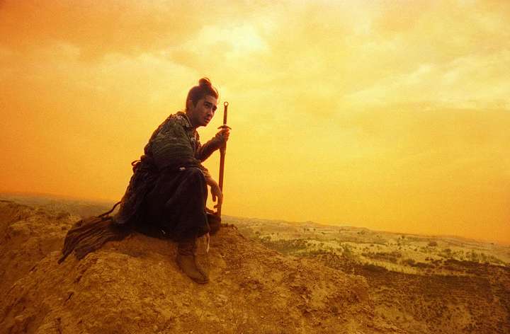 怎么理解王家卫《东邪西毒》里的那片沙漠?