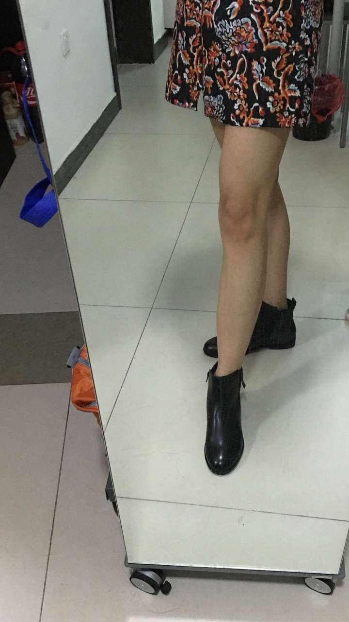 女生脚大适合穿什么样的鞋子?