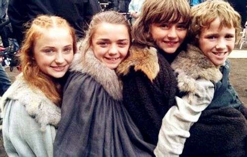 刚看完权力的游戏s03e09 心情爆炸 大家看完大部分stark家族近乎灭亡