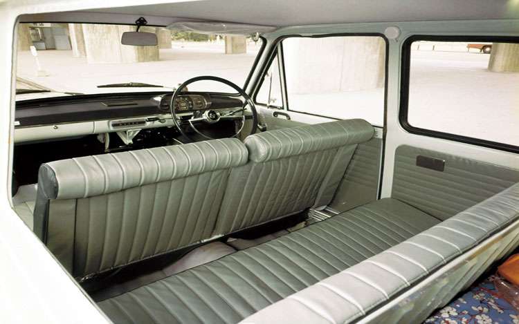 性格与性能并存马自达323车系52年的悠长发展历程 知乎