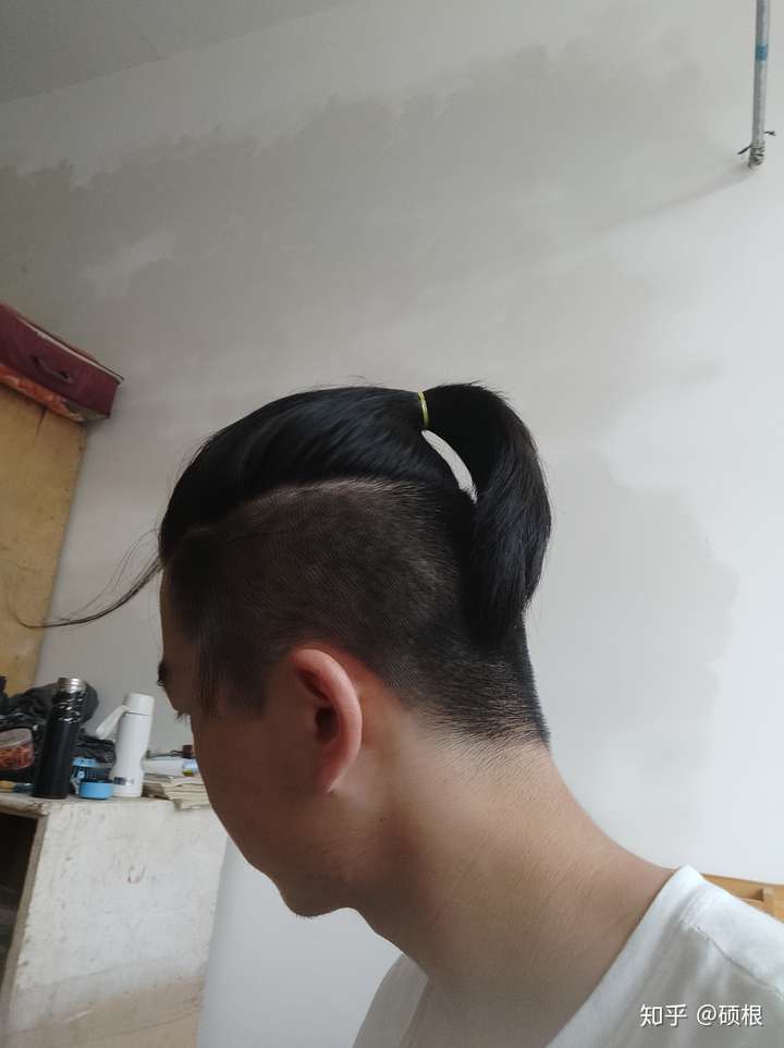 男生留长发,非艺术生扎起来的那种,遭到父母一辈人的反对,该怎么办?