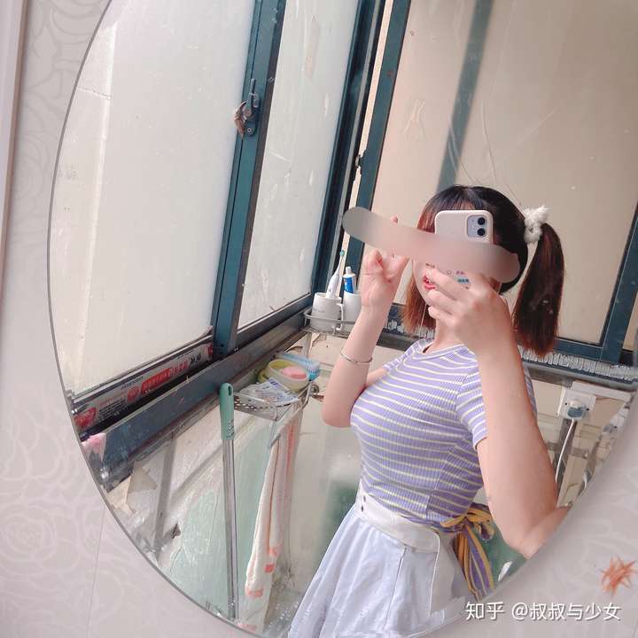 又发现很显胖的照片  显得肩巨宽……只能侧面了