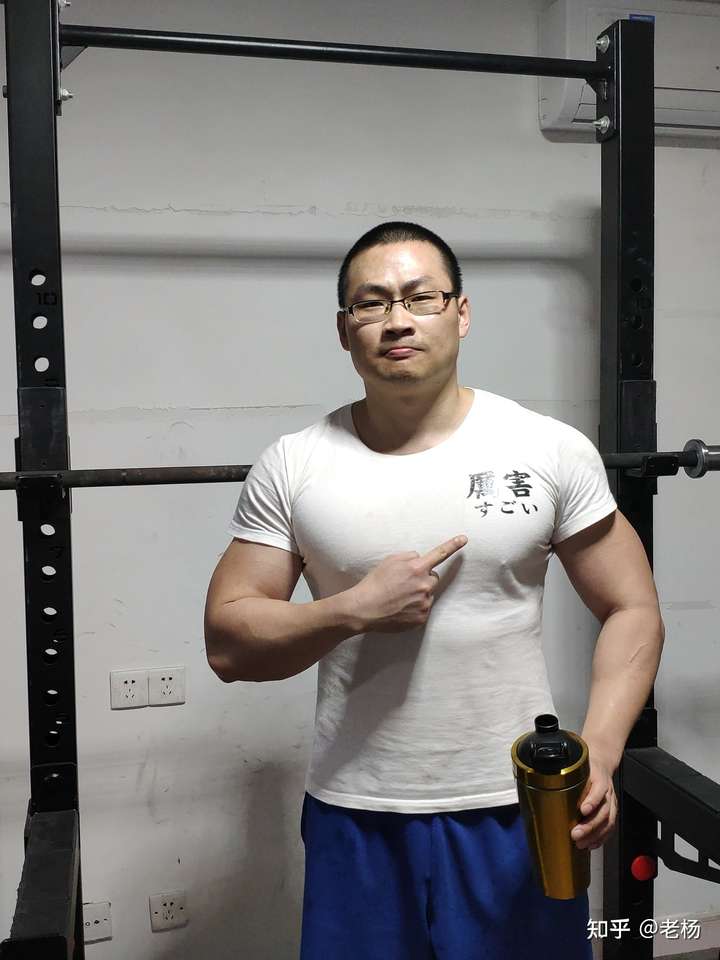 如何练出不过分大,但好看的胸肌?