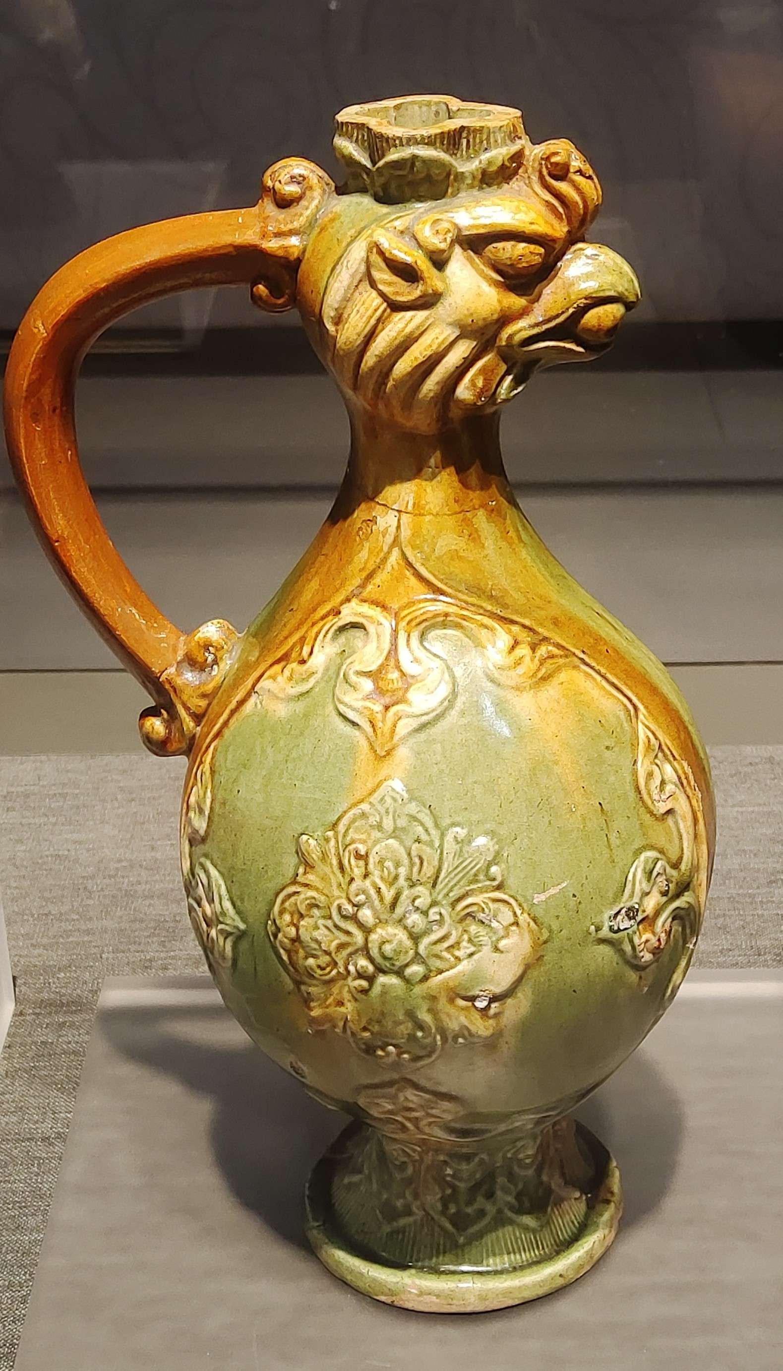 focus crossover 的想法: 唐代三彩釉陶器 | 唐代三彩釉陶器,简称唐