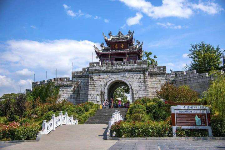 贵阳旅游必去景点——青岩古镇