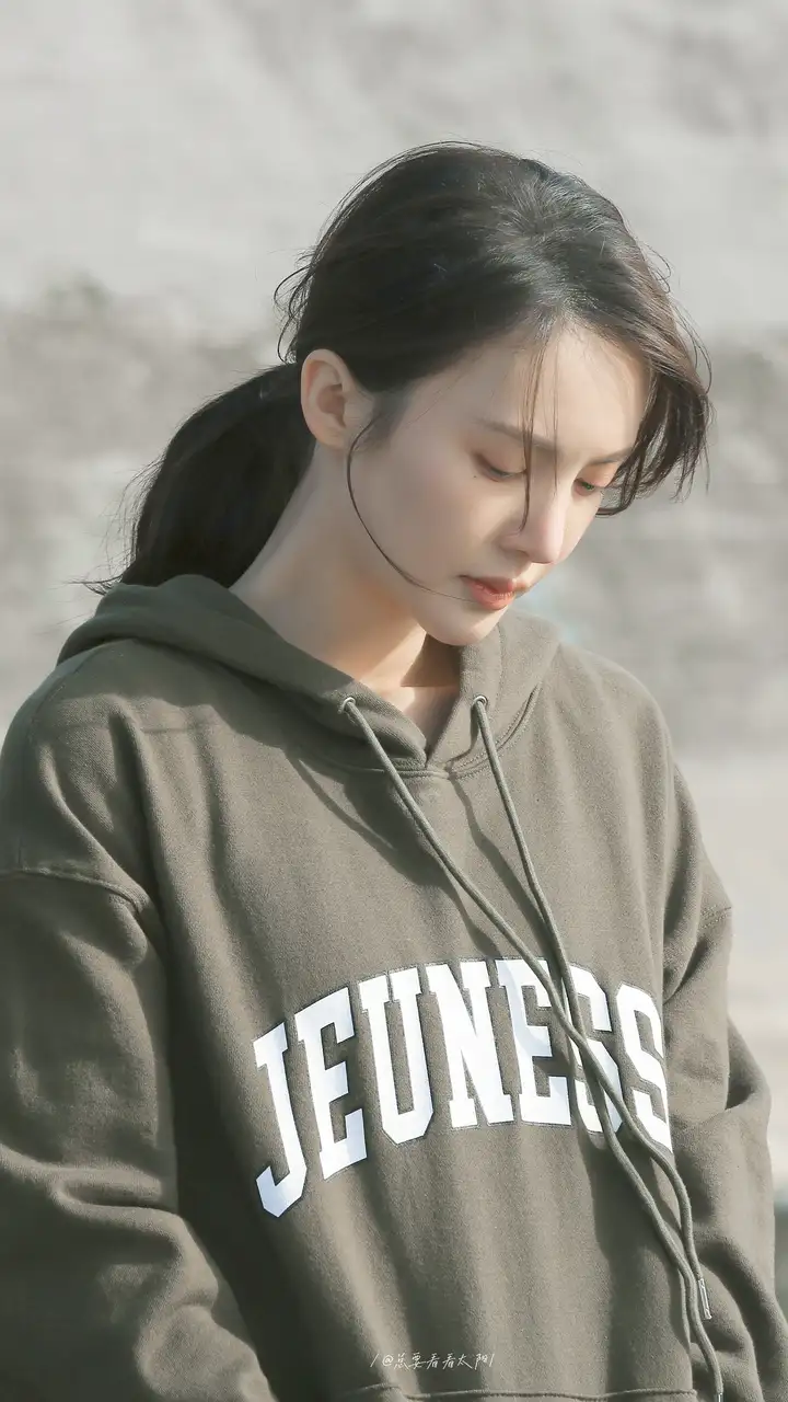 你有哪些惊艳绝色的美女手机壁纸？