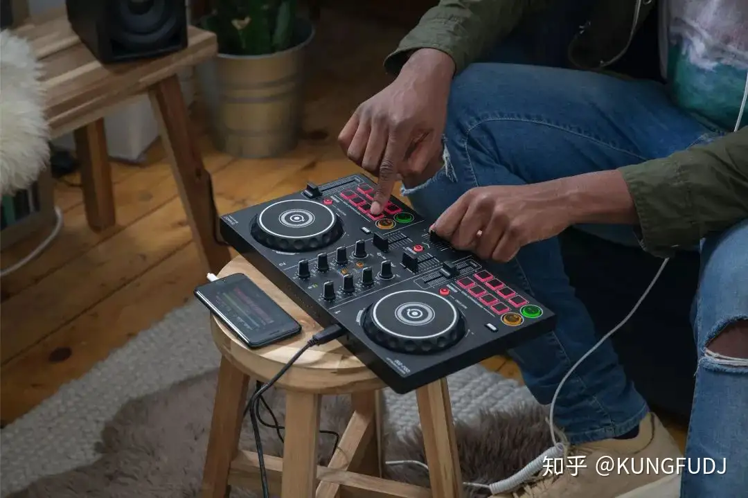 Pioneer DJ 新品发布「SMART DJ CONTROLLER DDJ-200」控制器- 知乎