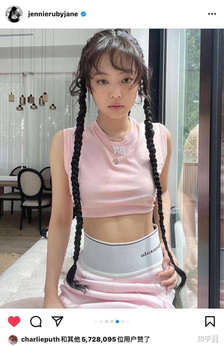 的某些回答真是充满了洗脑包和恶意,看到最离谱的一个是说jennie胖,我