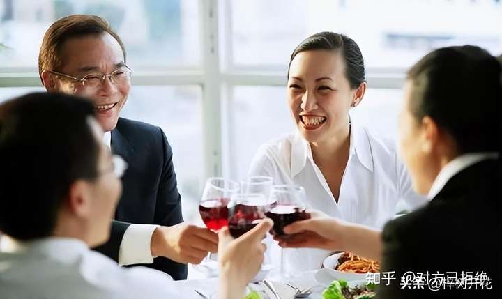 职场饭局需要注意事项有哪些 职场饭局需要注意事项详情与分析