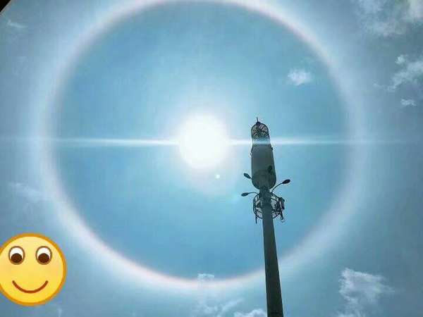 林深时不见鹿 的想法: 今天的太阳,我仿佛看见了奥特曼,唐僧三