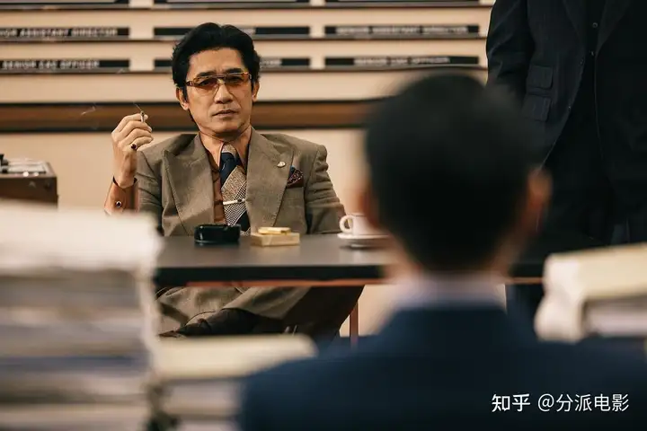 浮夸无聊?影帝将死?梁朝伟刘德华新片《金手指》不是烂片!