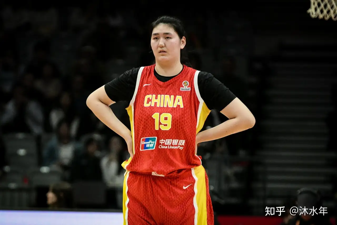 19岁的张子宇世界杯中美女篮首秀，得13分六篮板，如何评价她的表现？