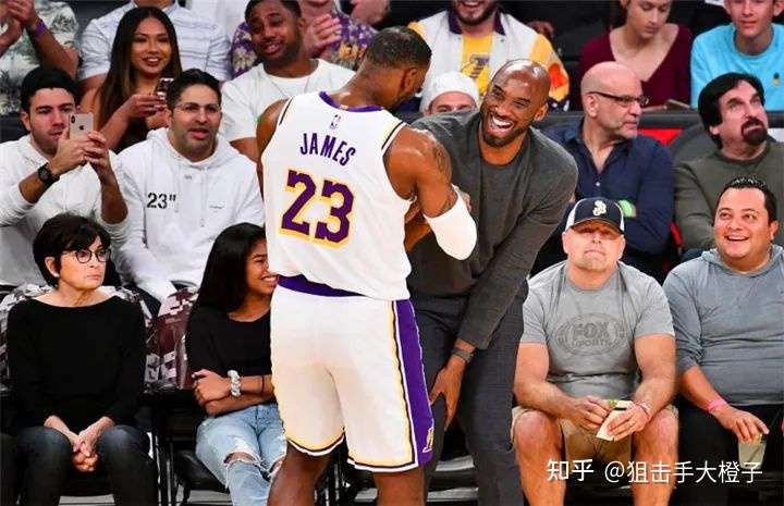 科比本周将入选名人堂 詹姆斯同一时间复出发推 曼巴精神永存 知乎