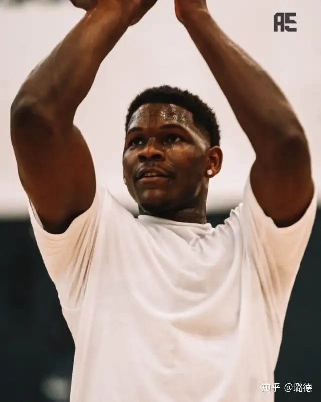 森林狼起飞?状元华子剃脏辫留平头 训练积极 戈贝尔+唐斯三巨头