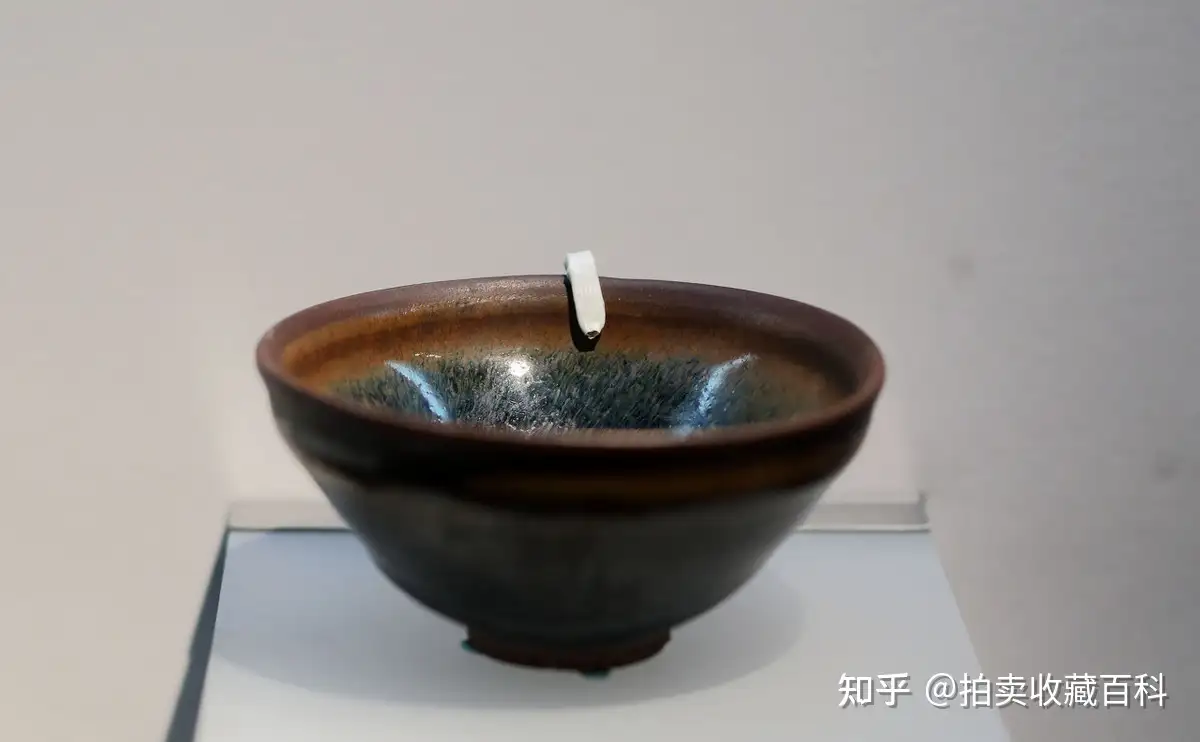 在庫限り 茶器、酒器（中国天目建盞湯呑み•孔雀羽窯変）鎏金盞 『陶製