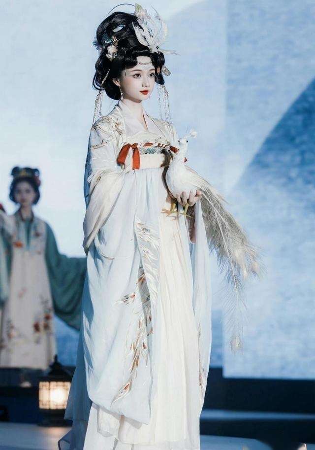 保姆级夏日汉服穿搭秘籍,轻松美出圈 保姆级夏日汉服穿搭秘籍,轻松美出圈