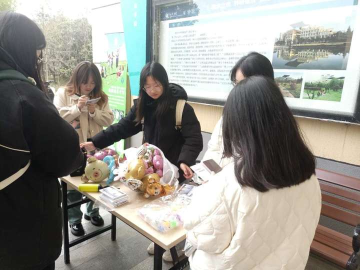 江汉大学“缘起看见——环保之路，留守儿童同行”志愿活动圆满结束！