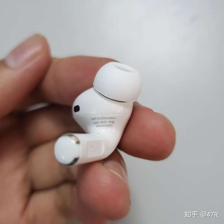 知道airpodspro左右耳机上有没有序列号和我这个是不是华强北的高仿货