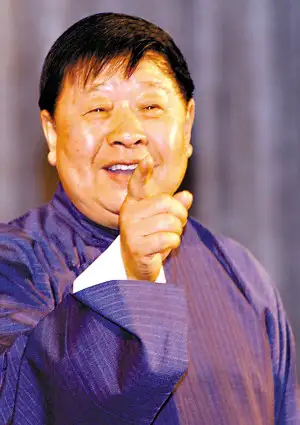 马季将相声带上春晚的十大笑星之首承上启下的相声大师