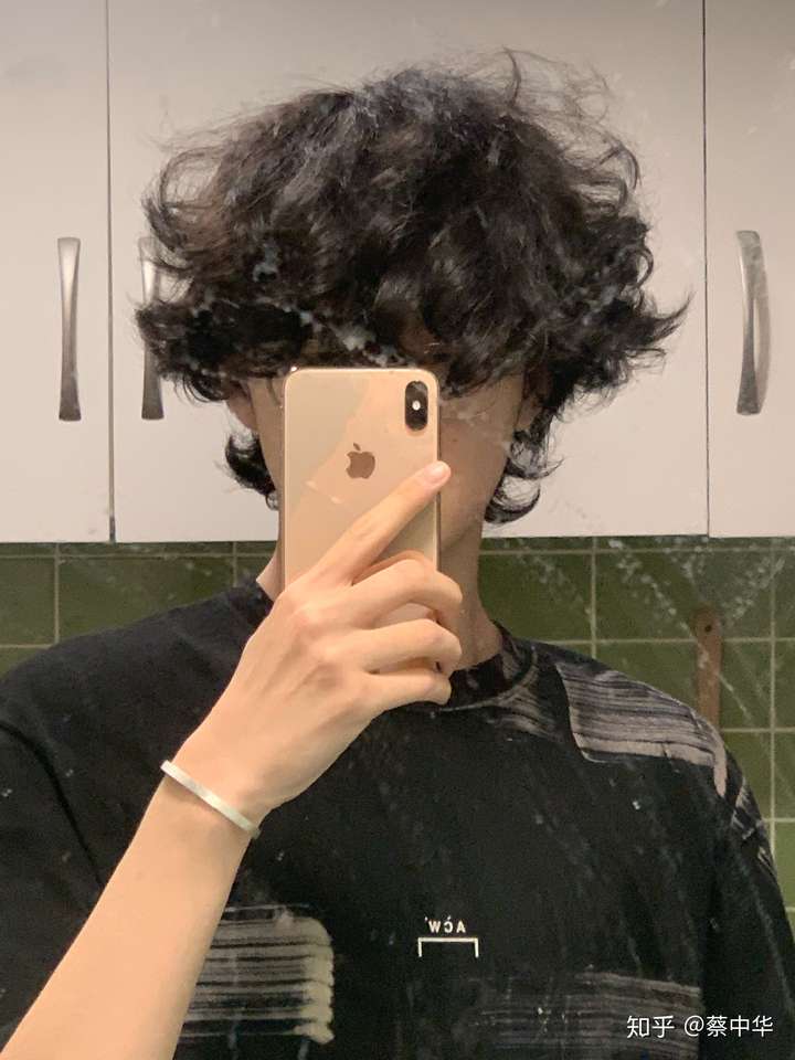 自来卷男生留长发是怎么样的一种体验