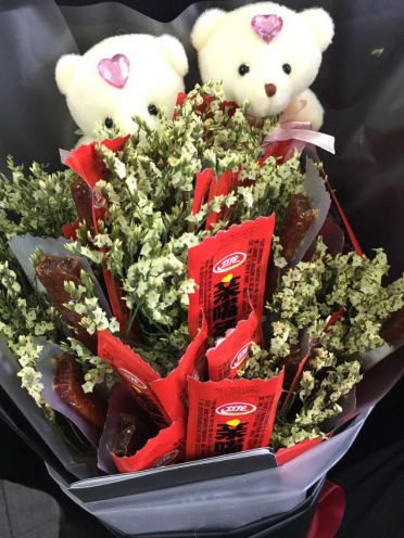 卫龙辣条花给七夕带去浪漫