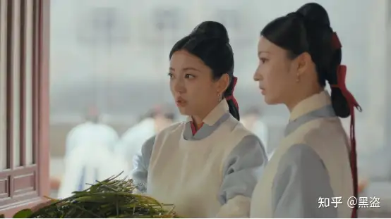 如何看待《尚食》中殷紫萍体现的职场女性力量？(尚食为什么换女主角)