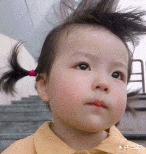 表情包风吹小女孩刘海图片