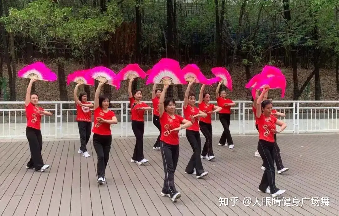 大眼睛广场舞 百场公益培训第39场 健康中国 舞蹈风采 知乎